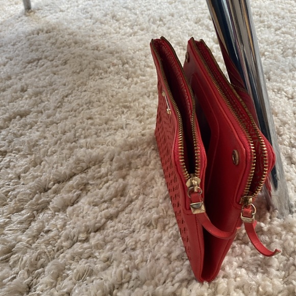 Stella &Dot clutch - Picture 5 of 5